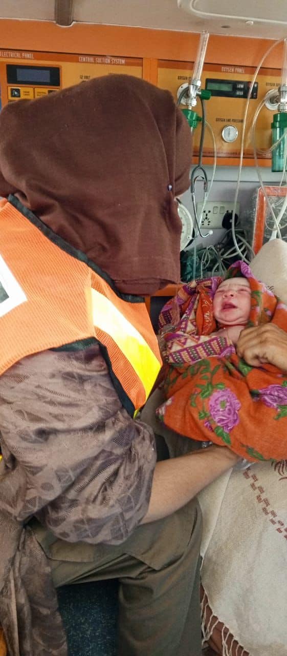 Rescue1122 Swat/Childbirth in ambulance. Swat: After delivery, both mother and child are in good health.